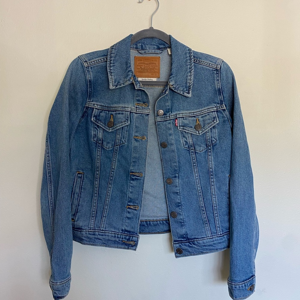 Levi’s Cropped Denim Jacket